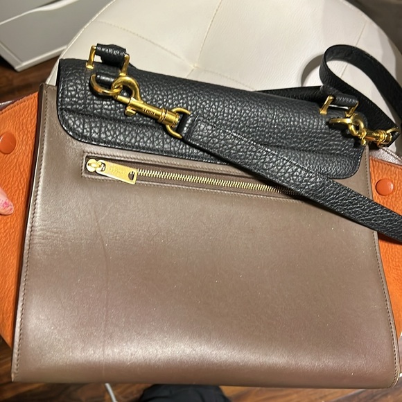 Celine Trapeze bag lightly worn but beautiful bag and great price - Picture 6 of 10